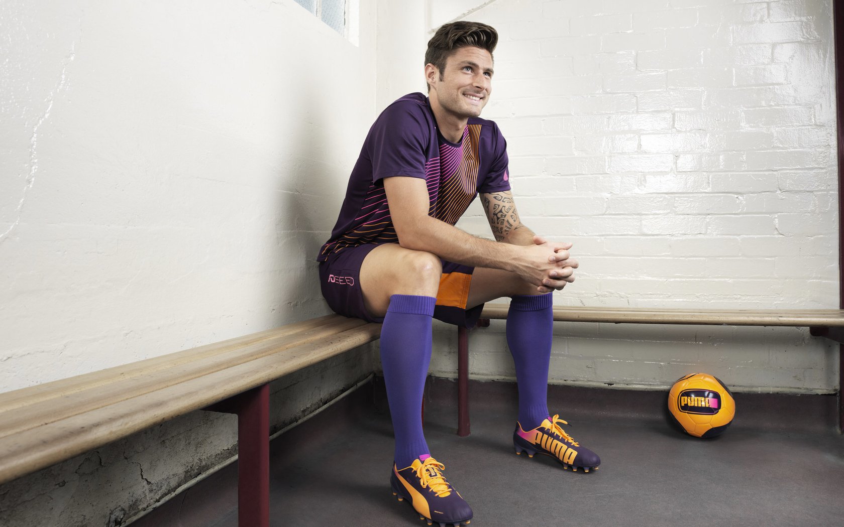 “城市上班族晨间楼梯跑”挑战日 白领提前半小时打卡健身